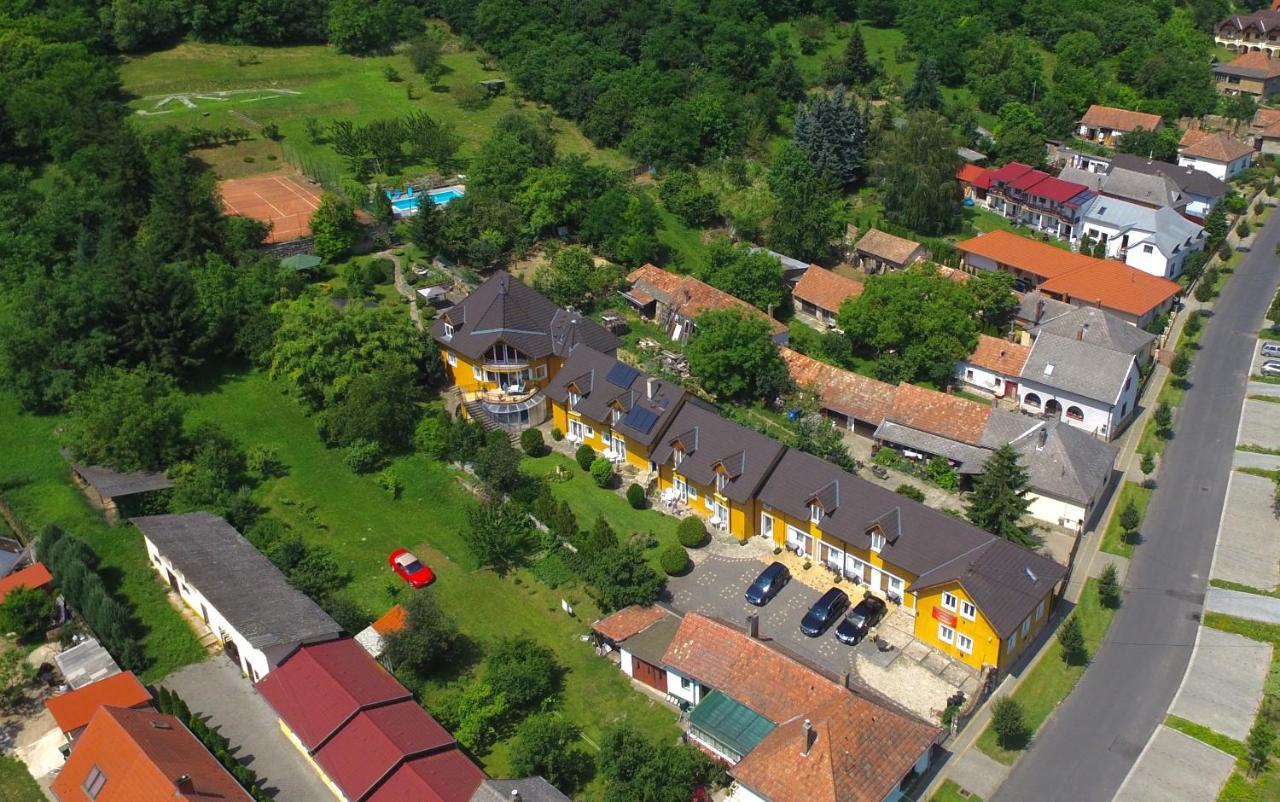 Appartementhaus 5. Jahreszeit Хевиз Экстерьер фото
